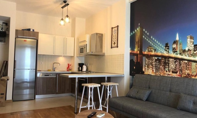 Esenyurt Apartment | Convenient 1 Bedroom Steps from Akbatı Mall
