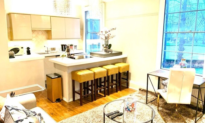 Cambridge City Centre Apartment | Cozy 1-Bedroom Apartment in Central Cambridge Historic Area