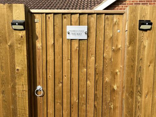 Hythe Apartment | Cozy 1 Bedroom Apartment - Pet and Child Friendly Stay