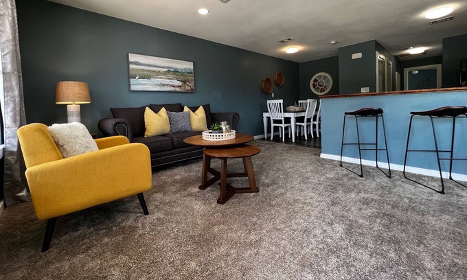 Powderly Apartment | Lovely 1BR/1BTH five min to Pat Mayse Lake and 10 min to Casino