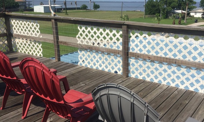 Port Lavaca House | Coastal Retreat: 2-Bedroom Home with Oceanfront Views
