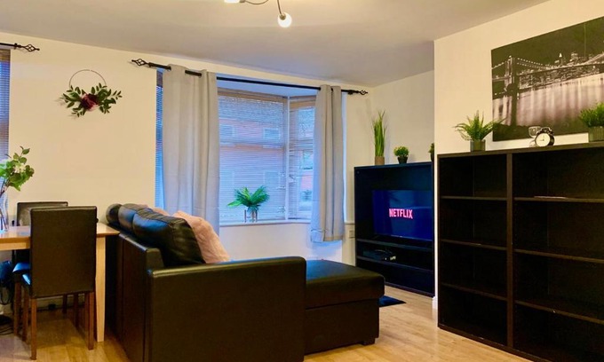 Erdington Apartment | Cozy 2-Bed Flat with Free Parking - Guest Rated: 9/10