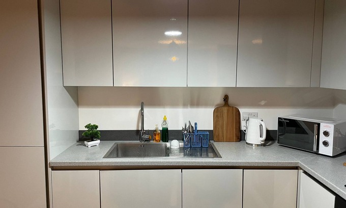 West Bromwich Apartment | Cozy 2 Bedroom Apartment with Parking & Pet-Friendly Perks