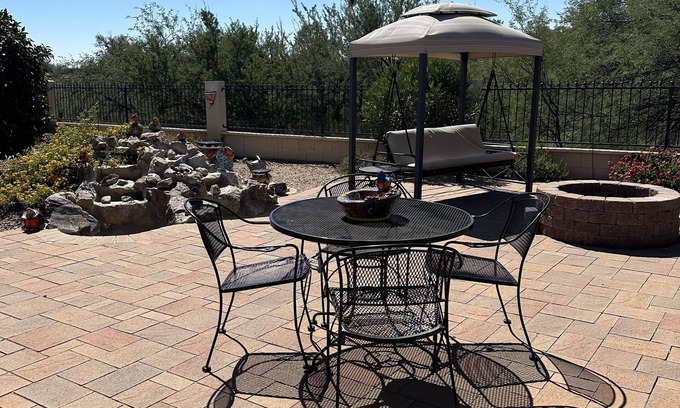 Saddlebrooke House | Inviting 2-Bedroom Home with Child-Friendly Amenities