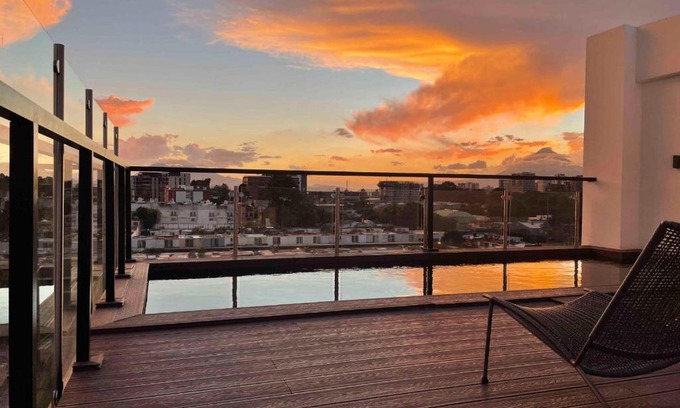 Zona 14 Apartment | Tranquil 2 Bedroom Loft with Pool & Pet-Friendly Perks