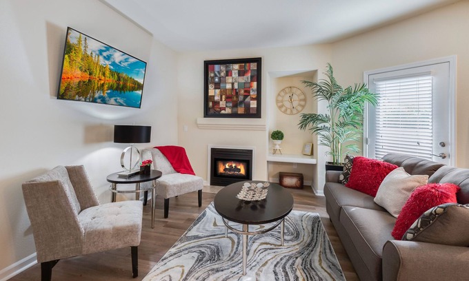 Roseville Apartment | Spacious 2-Bedroom Retreat with Private Garage & Pool