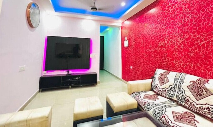 Ghaziabad Apartment | Lovely 2 BHK flat fullyfurnished