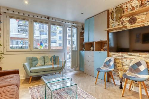 Necker Apartment | Charming 2Bds Flat with Balcony in Heart of 15 Paris