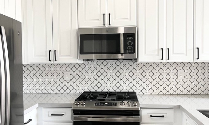Topanga House | Convenient 3-Bedroom Retreat Near Beverly Center & The Grove