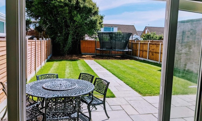 Lytham St. Anne's House | Cozy 3-Bed House in Lytham Saint Annes with Breakfast