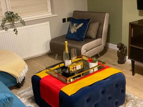 Granton Apartment | Relaxing 3-Bed Retreat with Jacuzzi Near Airport