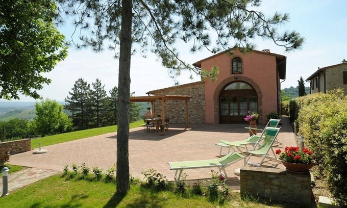 Gambassi Terme Villa | Guest Rated 10/10: Inviting Villa in Gambassi Terme