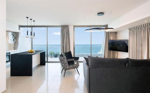 Netanya Apartment | Lovely 3 Bedroom Mini Penthouse on 30th Floor