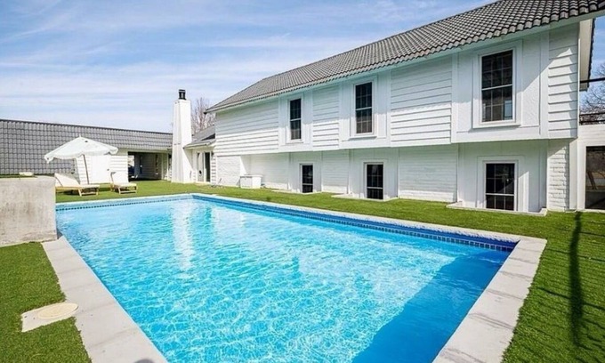 Deerfield Villa | Lovely 3-bedroom villa in Lawrence with large pool, outdoor entertaining space!