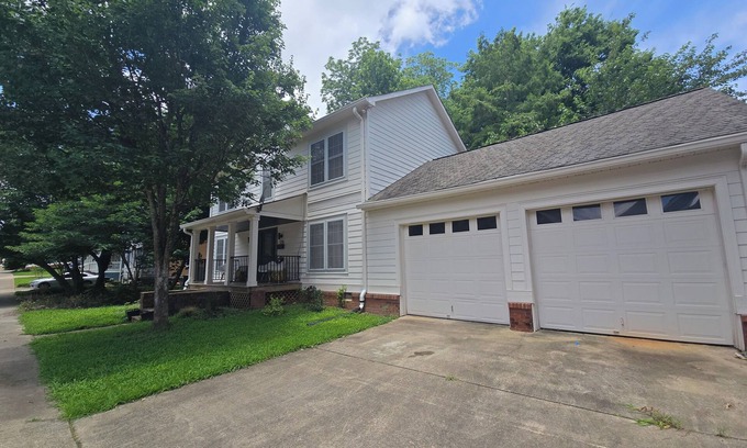 Summerhill House | Lovely 3-BR 2.5 Bath Artist's Home in Walkable Intown Atlanta Neighborhood