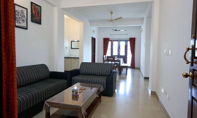 Ernakulam South Apartment | Cozy 3-BR Flat in Kadavanthra with Spa and Family Amenities