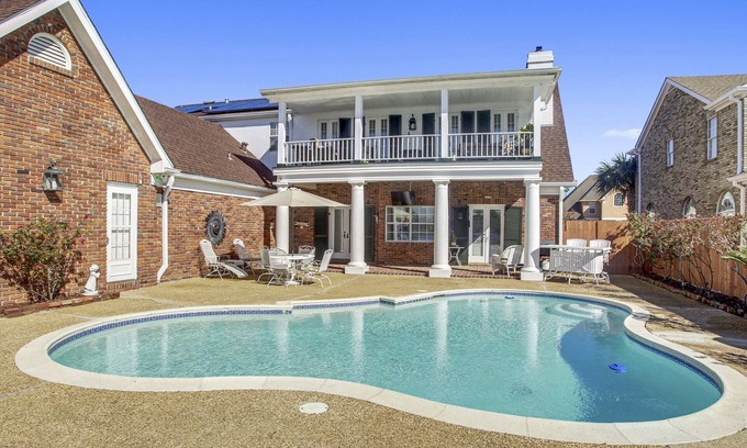 Read Boulevard East House | Beautiful 3 BR Home with Pool Near Downtown NOLA