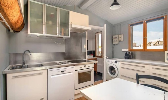 Saint - Michel Apartment | Cozy 3 Rooms in the Heart of Toulouse with Breakfast