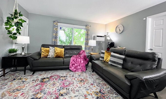 Mendota Apartment | Cozy 3BD Apartment with Free Parking and Breakfast Included