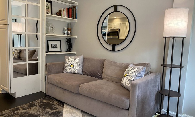 Georgetown Condo | Cozy 3BR Condo in Prime Georgetown Location with Pool