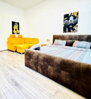 Grinzing Apartment | Lovely 3BR Apartment for 9P, 10Min to FAC Platz