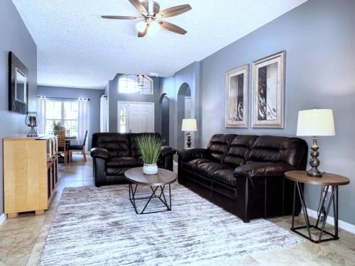Crescent Lakes House | Beautiful 4 Bed Pool Home with Spa for Family Getaways