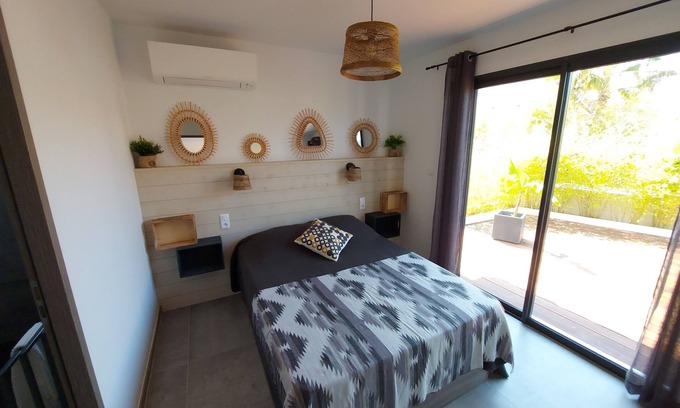 Six-Fours-les-Plages Apartment | Guest Rated: 10/10 Air-Conditioned Apartment Near Beach