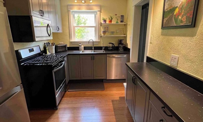 Near Northwest House | Beautiful 4BR Home Steps from Downtown with Hot Tub