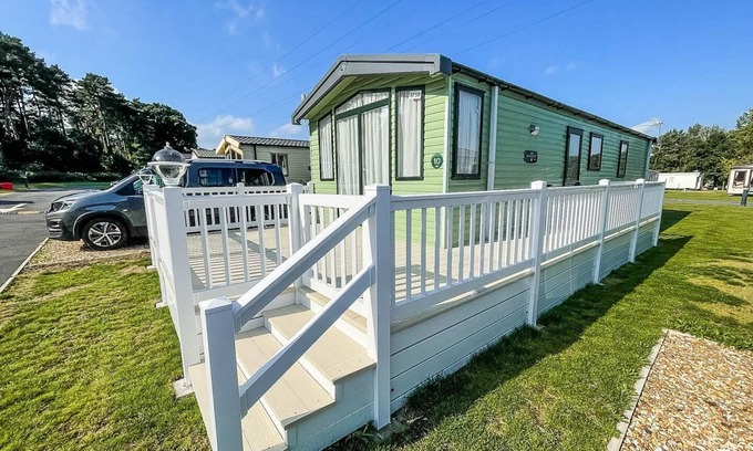 Hopton House | Inviting Caravan at Caldecott Hall Country Park, Norfolk