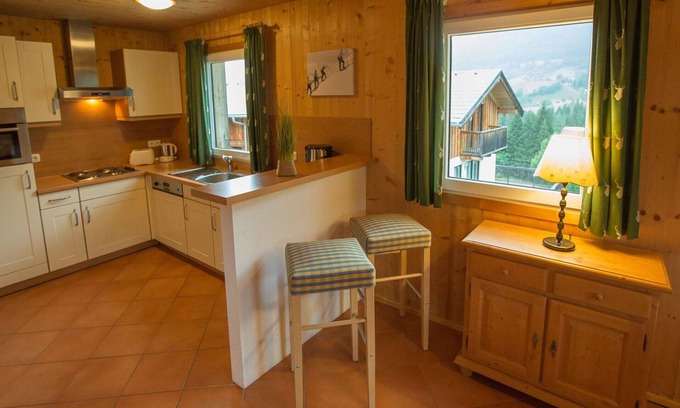 Annaberg im Lammertal House | Lovely apartment in villa for 8 people with WIFI, pool, TV, terrace and pets allowed