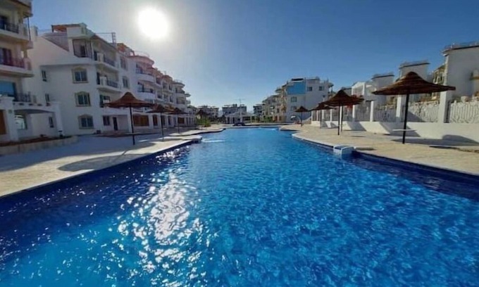 Ras Nasrani Apartment | Cozy 3-Bedroom Retreat in Pet-Friendly Sharm Hill