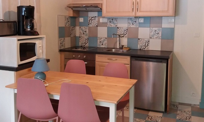 Paroisse des Monts de Bienne Apartment | Tranquil Apartment in Haut-Jura Nature Park with Breakfast
