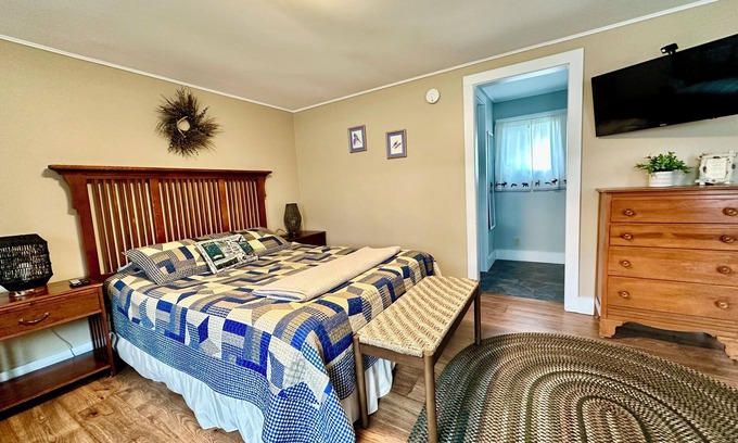 Old Forge Cottage | Cozy Studio with Full Bath, Kitchen & Oceanfront Views