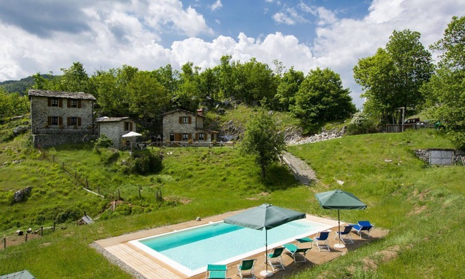 Fabbriche di Vallico Villa | Inviting Villa Apartment for 6 with Pool and Pet Friendly