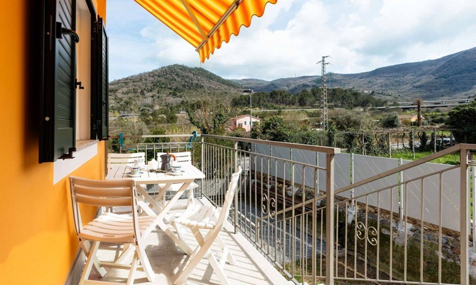 Villanova d'Albenga Apartment | Lovely apartment for 4 people with WIFI, A/C, TV, balcony, panoramic view and parking