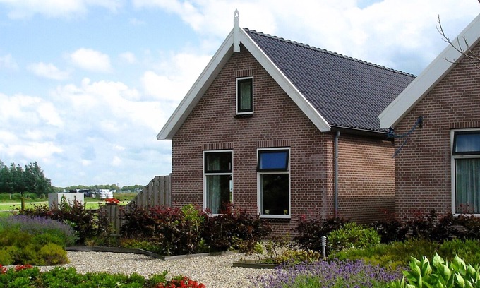 Municipality of Alphen aan den Rijn Apartment | Charming Apartment with Meadow Views & Breakfast Included