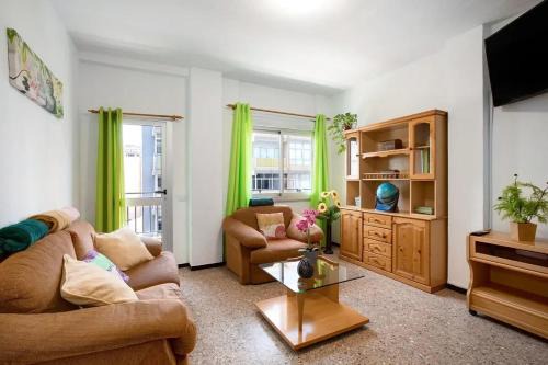 Santa Cruz de Tenerife Apartment | Family-Friendly 2-Bedroom Apartment in Santa Cruz de Tenerife