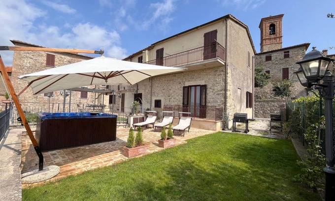 Civitella Benazzone Apartment | Lovely apartment in Civitella Benazzone