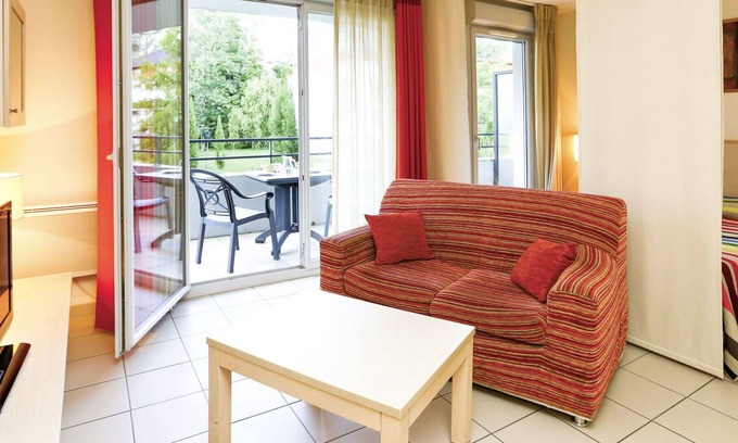 Divonne-les-Bains Apartment | Lovely apartment for 2 people with hot tub, WIFI, pool, A/C, TV, terrace, pets allowed and parking