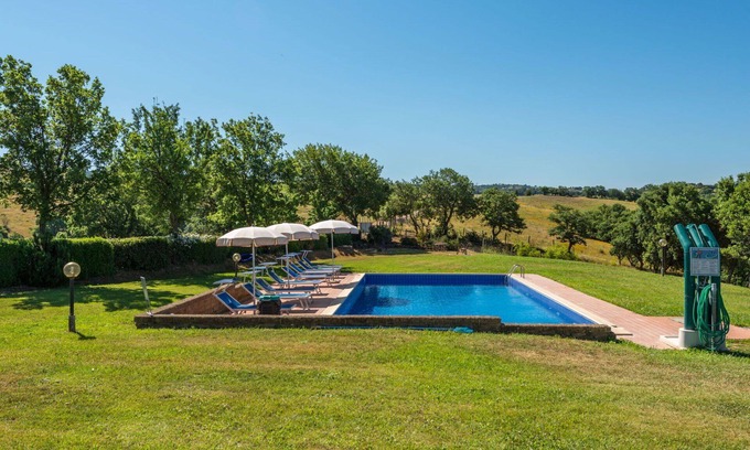 Scansano Villa | Inviting Villa Apartment for 6 with Pool and Pet-Friendly Space