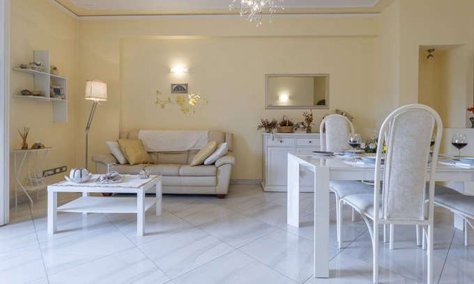 Macchino Apartment | Comfortable Apartment for 6 with A/C, WIFI & Pet Welcome