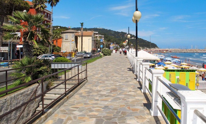 Andora Villa | Cozy Villa Apartment for 4 with Ocean View & WiFi