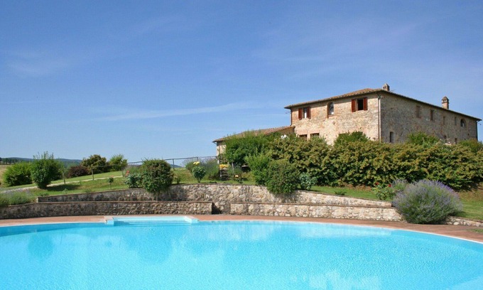 Monteroni d'Arbia Apartment | Charming Apartment for 2 near Siena with Pool & Views