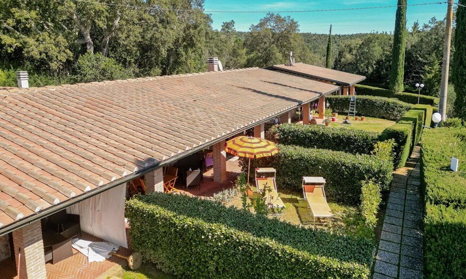 Massa Marittima House | Cozy Villa Apartment for 6 with Ocean Views & Pet Friendly