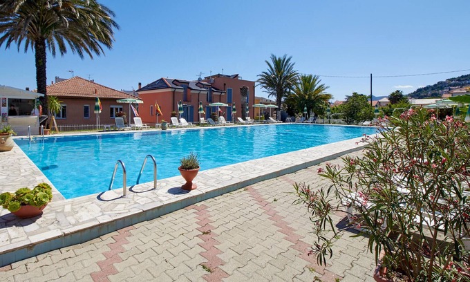 Pietra Ligure Apartment | Cozy Vacation Apartment with Pool and Oceanfront Views