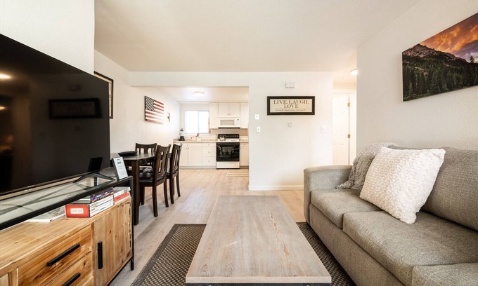 Cimarron Hills Condo | Dog-Friendly Apartment with Kitchen - Rated 9.6/10!