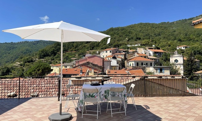 Prela Apartment | Cozy Apartment for 6 with Ocean View, Terrace & Free WIFI