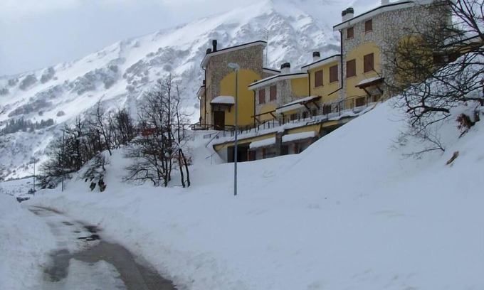 Rocca di Cambio Apartment | Inviting Apartment in Cerri Area with Spa & Breakfast