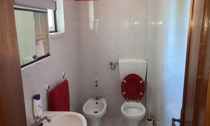 Entroncamento Apartment | Charming Apartment in Entrocamento - Family Friendly Stay