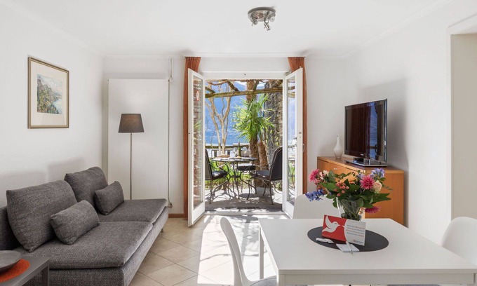 Ronco sopra Ascona Apartment | Inviting Apartment for 4 with WIFI, Pets Welcome & Parking